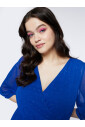robe-elegante-avec-devant-croise