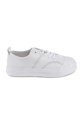 white-leather-sneaker-premium-detailing