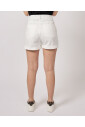 witte-shorts-met-juweelknopen