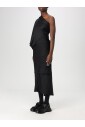 robe-midi-en-satin-noir-a-une-epaule