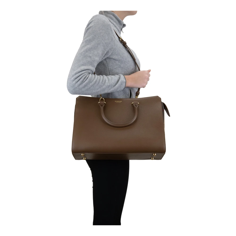 Burberry Stijlvolle schoudertas voor dames met rits Brown Dames