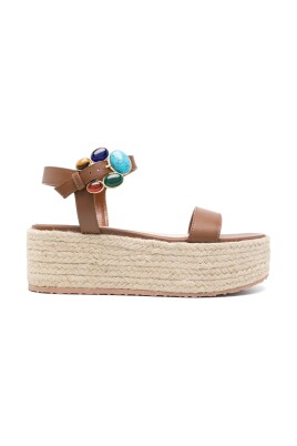 brown-leather-sandals-with-buckle-strap