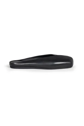 Square Closed Slipper