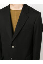 blazer-classique-noir-en-laine