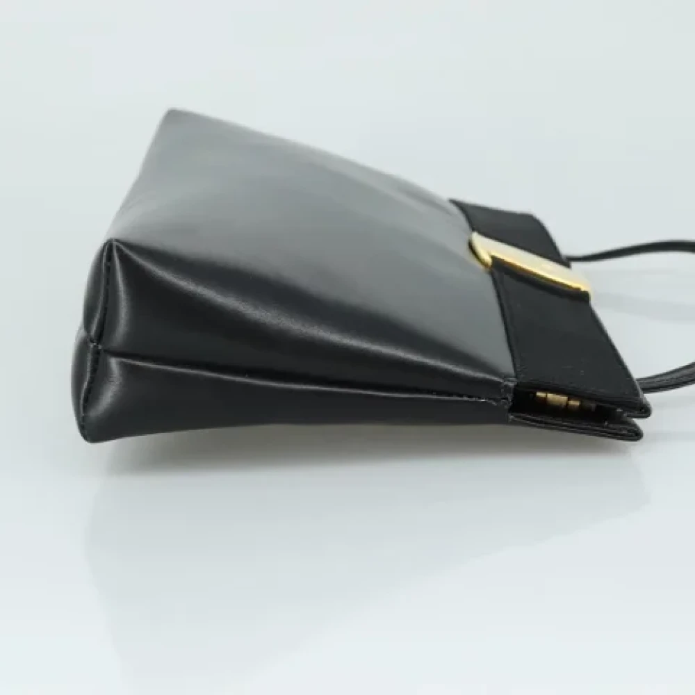 Salvatore Ferragamo Pre-owned Leather shoulder-bags Black Dames