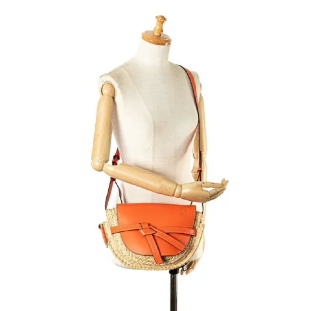 Loewe Pre-owned Leather shoulder-bags Beige Dames