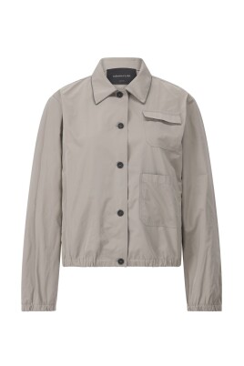 blousonjacka-med-smycken