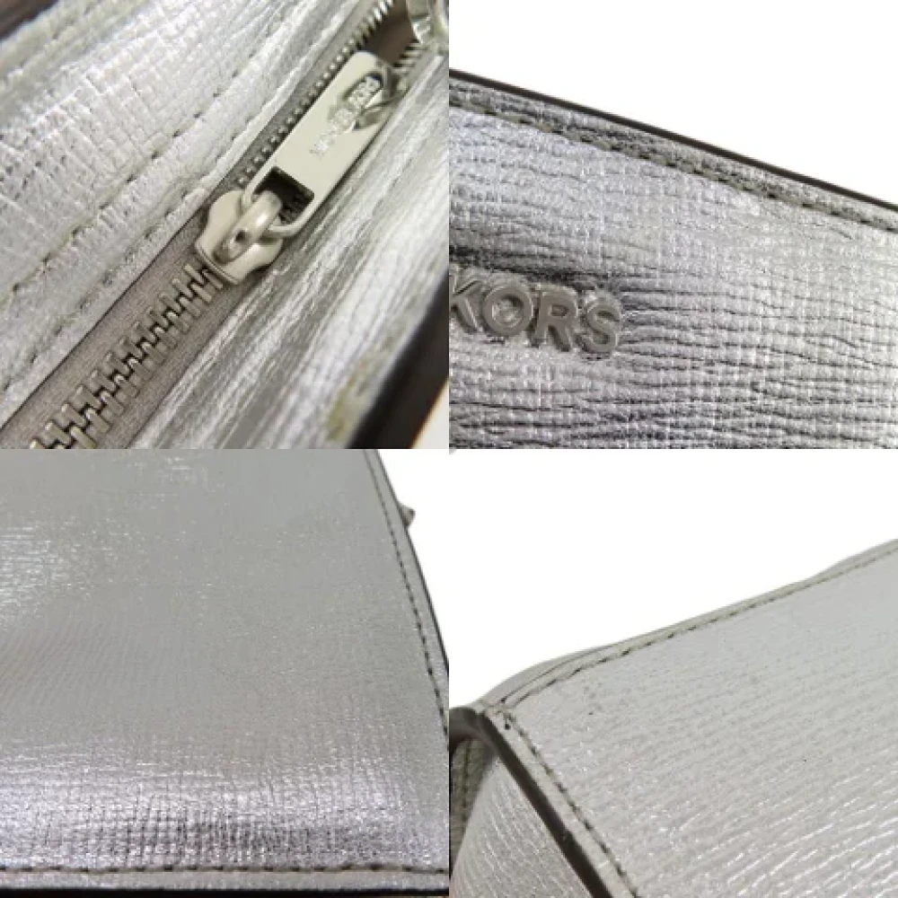 Michael Kors Pre-owned Fabric shoulder-bags Gray Dames