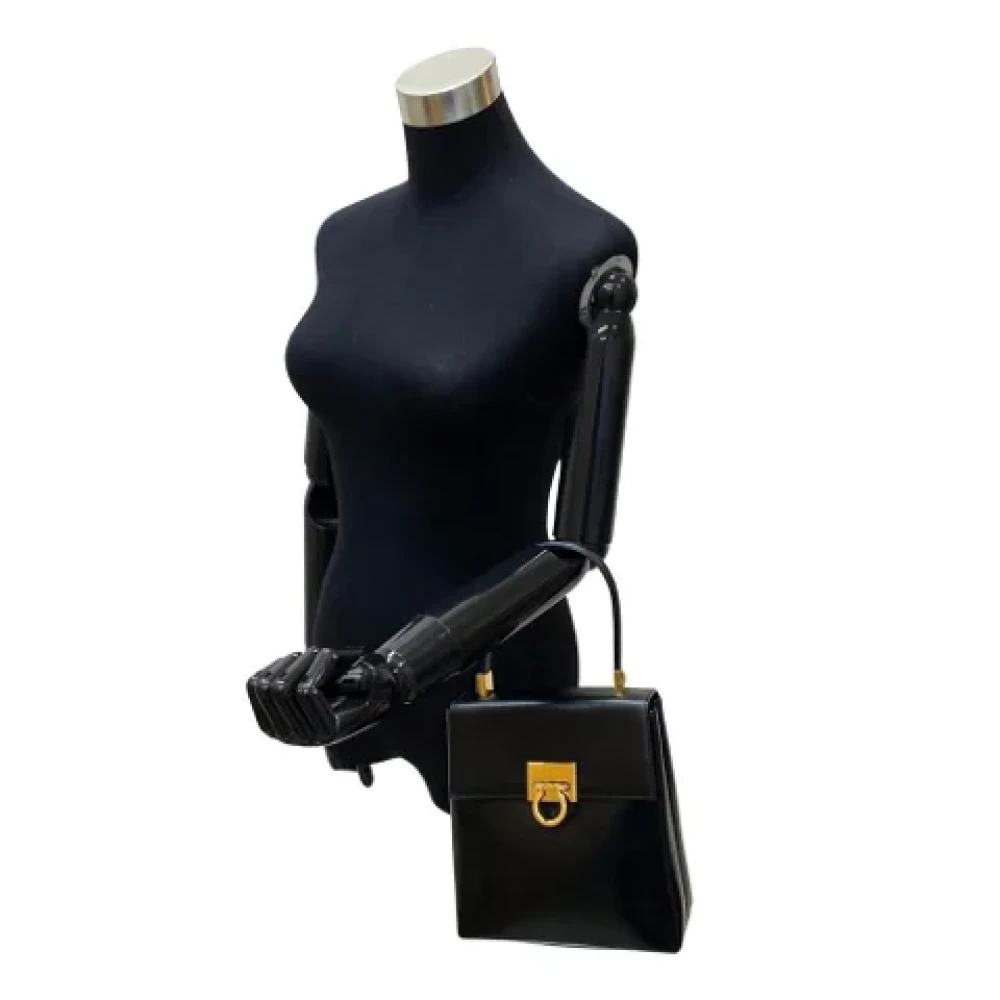 Salvatore Ferragamo Pre-owned Leather shoulder-bags Black Dames