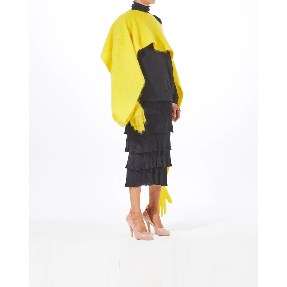 Moschino Gele Mohair Stola met Functionele Handschoenen Yellow Dames