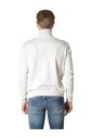 pull-a-col-roule-classique-blanc-tricot