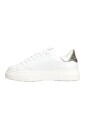 chaussures-plates-blanches-baskets-basses