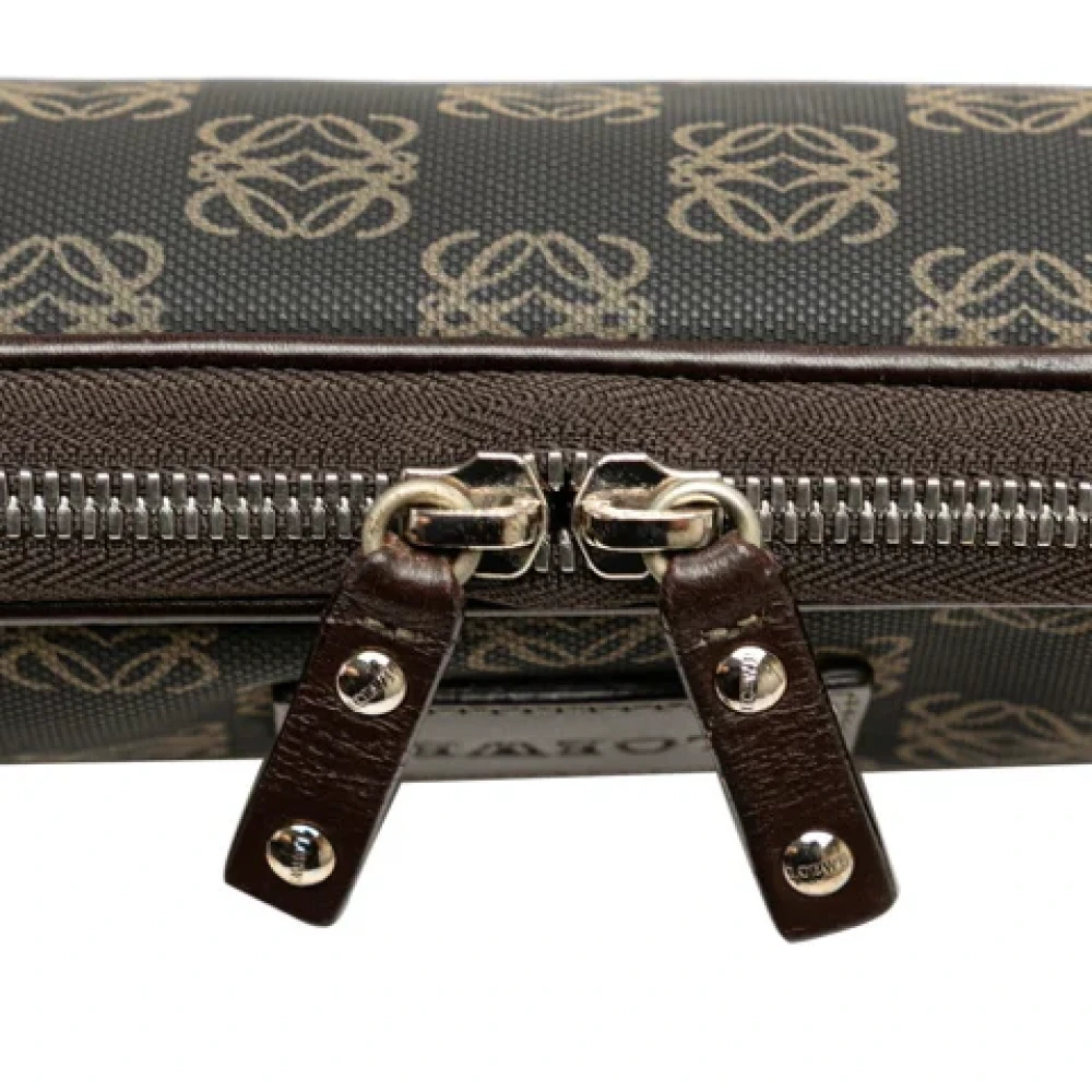 Loewe Pre-owned Plastic clutches Black Dames
