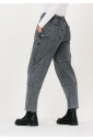 mom-jeans-in-grijs