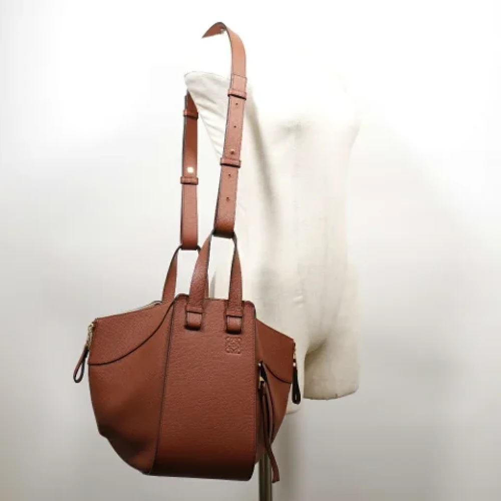Loewe Pre-owned Fabric shoulder-bags Brown Dames