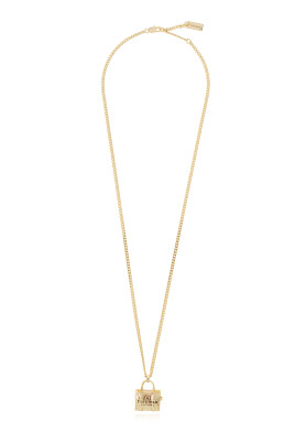 collier-avec-pendentif