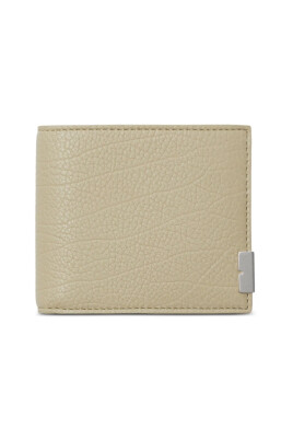 leather-bifold-wallet-with-logo-plaque