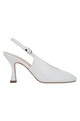 womenand-39-s-white-slingback-pumps-made-of-genuine-italian-patent-leather-estro-er00117541