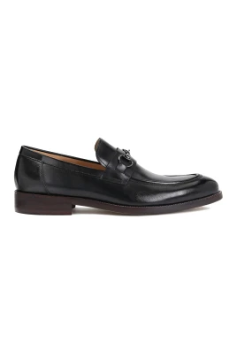 Herr eleganta svarta loafers med metalldekoration