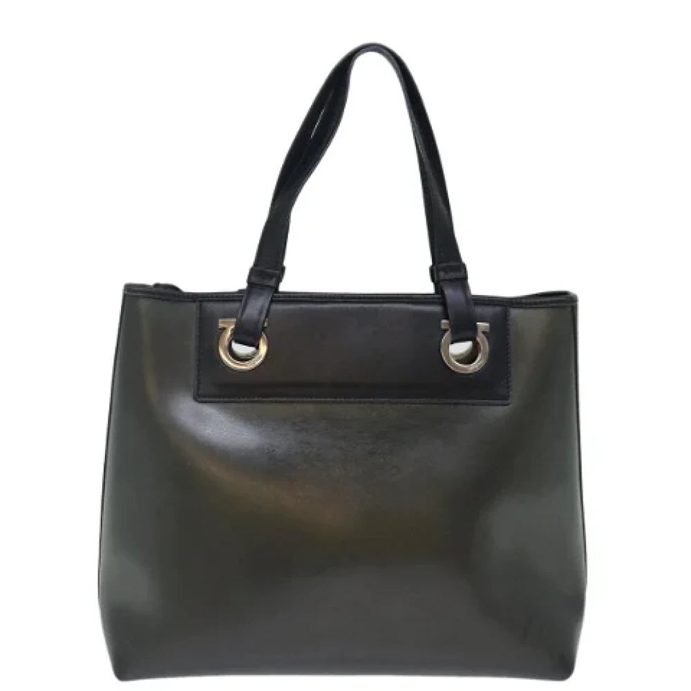 Salvatore Ferragamo Pre-owned Leather handbags Gray Dames