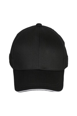stylish-black-hats-and-beanies-for-men