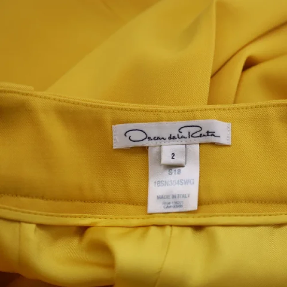 Oscar De La Renta Pre-owned Polyester bottoms Yellow Dames