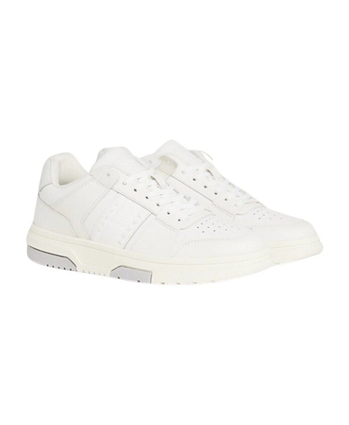 casual-sneakers-for-men-and-women