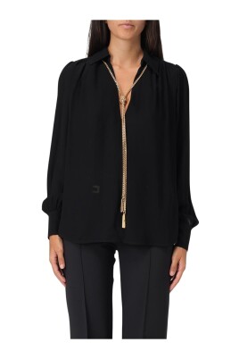white-collared-blouse-elegant-style