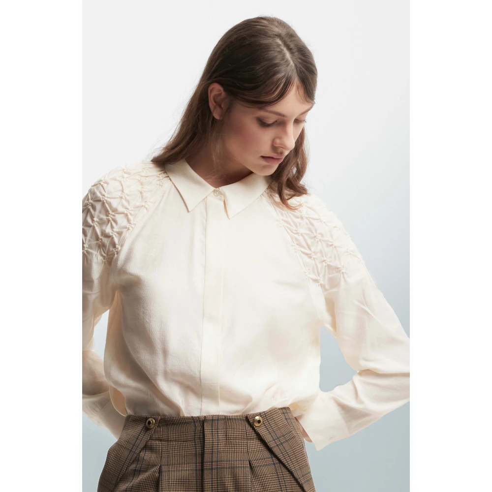 Kocca Gesmockte Schouder Shirt White Dames