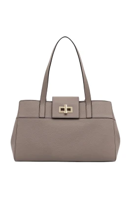 Amelia L Tote