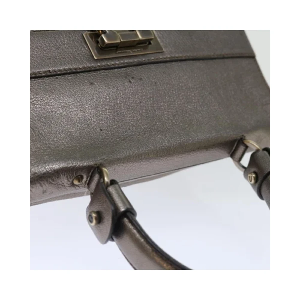 Salvatore Ferragamo Pre-owned Leather handbags Gray Dames