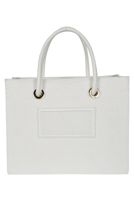 sac-en-raphia-pour-un-look-elegant