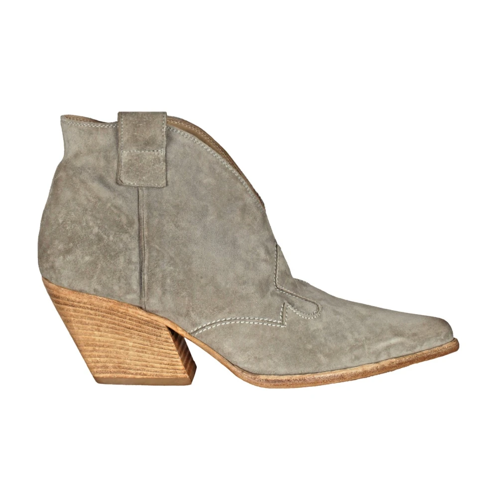Shoes > Boots > Cowboy Boots - - Elena Iachi - Modalova