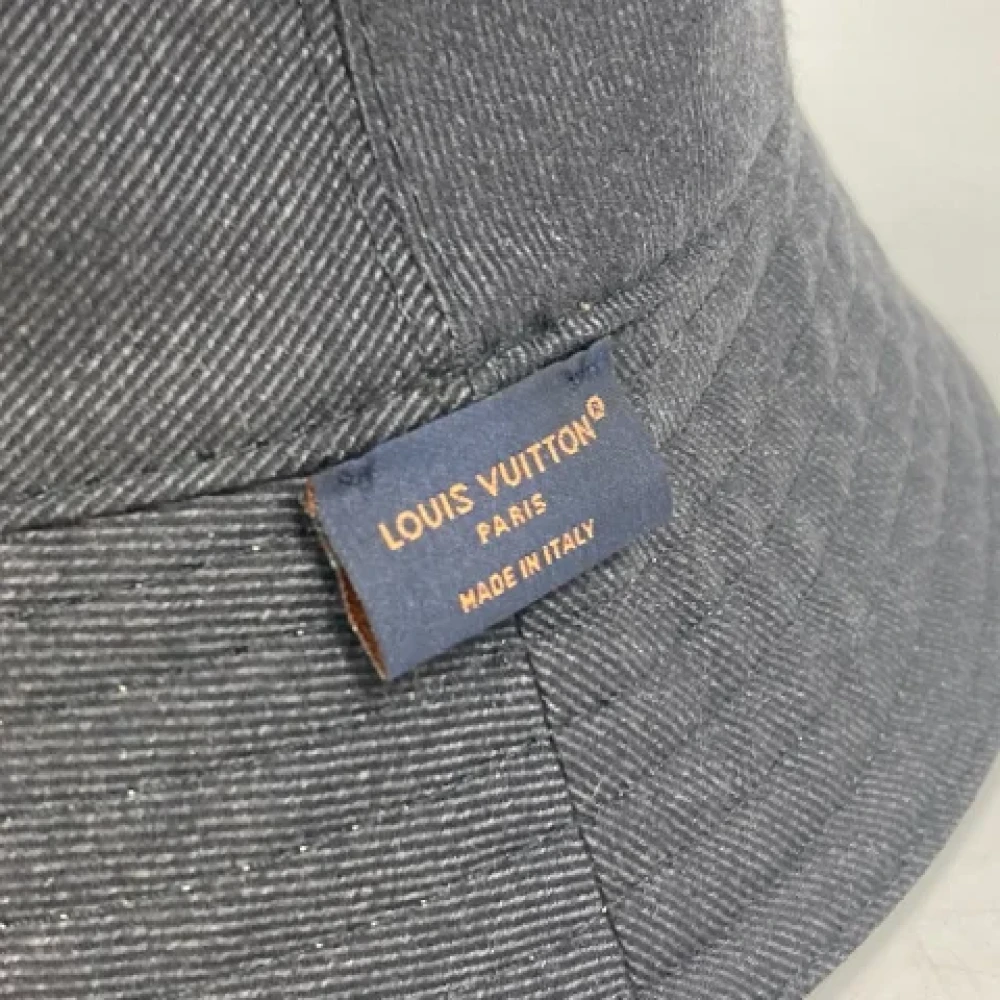 Louis Vuitton Vintage Pre-owned Wool hats Black Dames