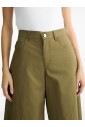 green-jeans-with-classic-five-pockets