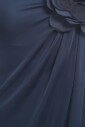 robe-de-soiree-avec-details-floraux