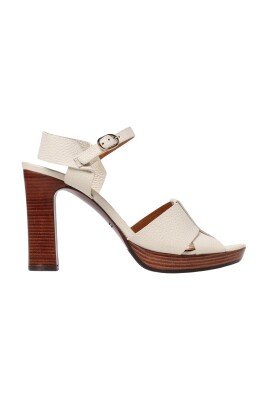 elegant-beige-laderklack-sandaler