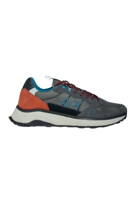 grey-sneaker-for-fire-and-camping