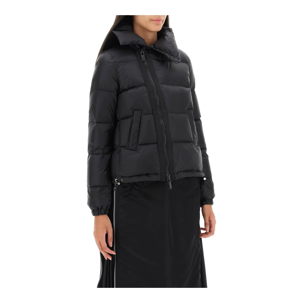 Sacai Gewatteerde jas met uitlopende silhouet en verstelbare zoom Black Dames