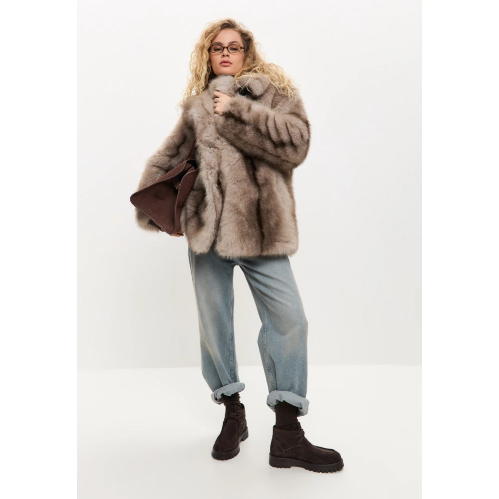 Cesare Gaspari Elegante Bruine Nep Bontjas Luxe Winterkleding voor Vrouwen Bruin Brown Dames