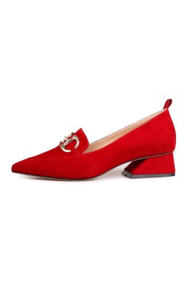 mocka-block-heel-loafers-med-guld-kedja-detalj-rod