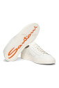 sneakers-blanches-en-cuir-a-double-boucle