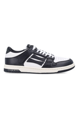 sneakers-noires-en-cuir-avec-application-de-squelette