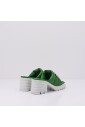 sandales-modernes-et-confortables