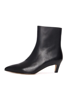 Sleek Spetsig Ankelboot med Kittenklack