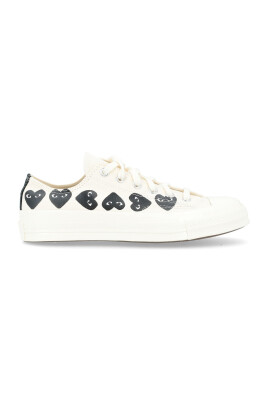 beige-canvas-sneaker-with-black-hearts