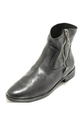 stylish-boot-shoes-in-various-colors