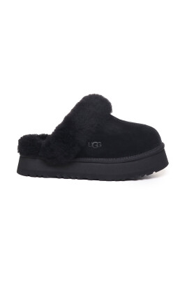 retro-style-black-slipper-disquette