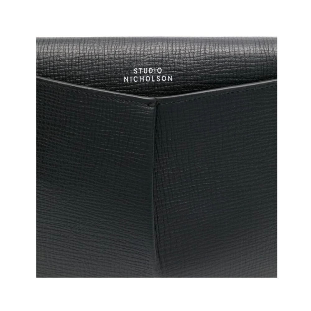 Studio Nicholson Zwarte leren schoudertas met magnetische sluiting Black Dames