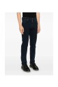 jeans-en-denim-classiques-pour-un-usage-quotidien